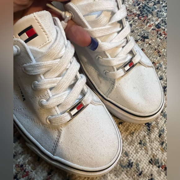 Women’s Tommy Hilfiger slip on style shoe - Picture 5 of 10